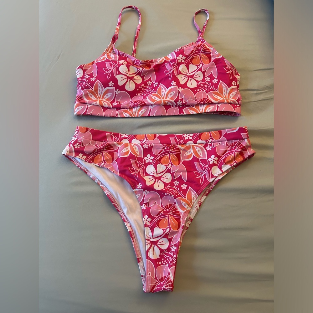 Women’s bathing suit